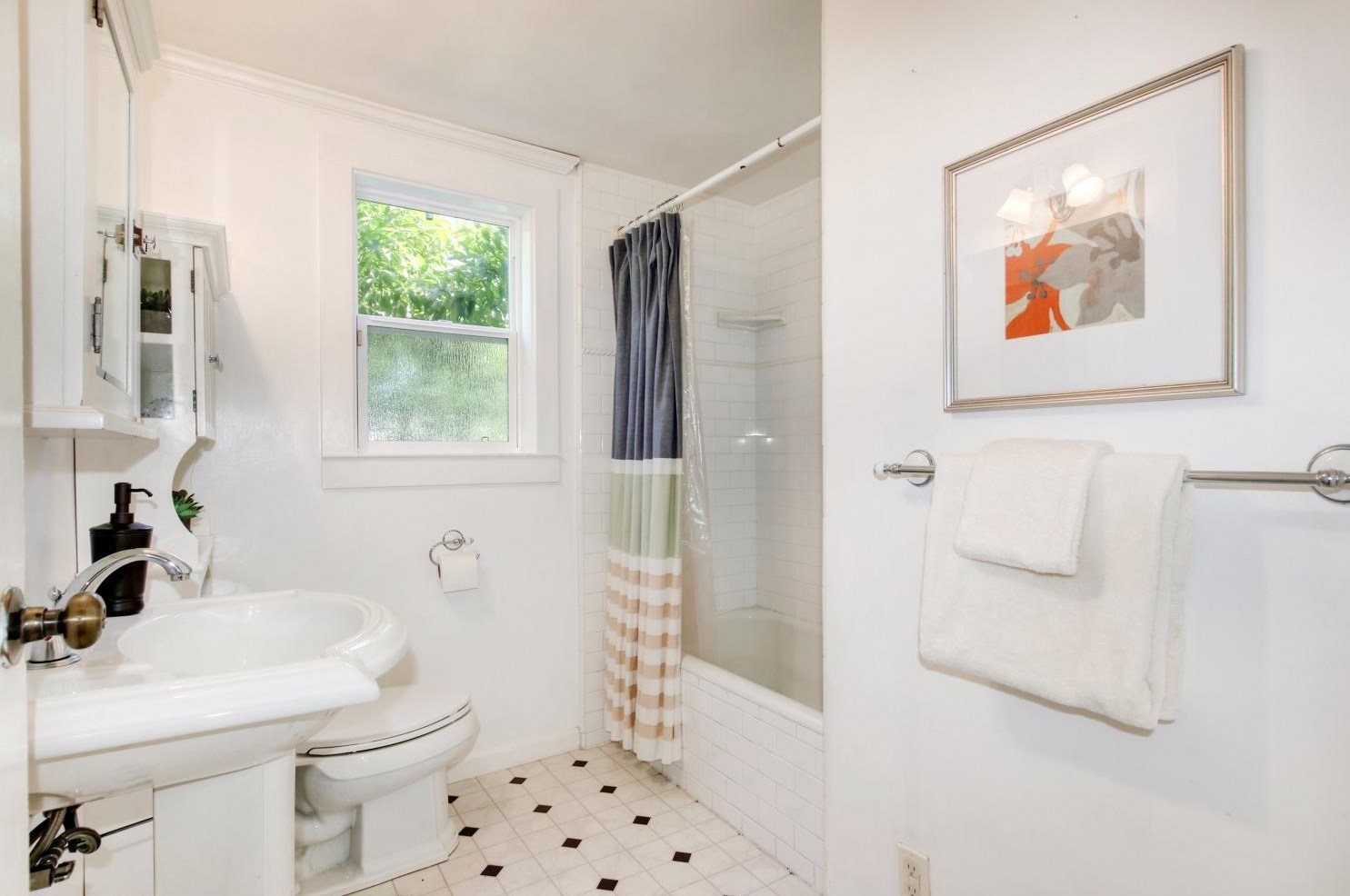 4316 55th St, Sacramento CA  95820-4149 exterior