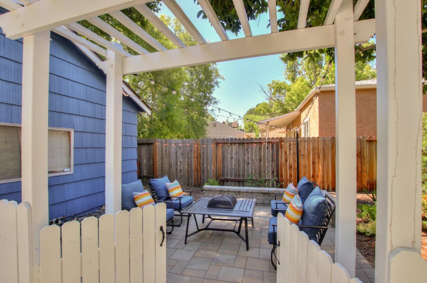 4316 55th St, Sacramento CA  95820-4149 exterior