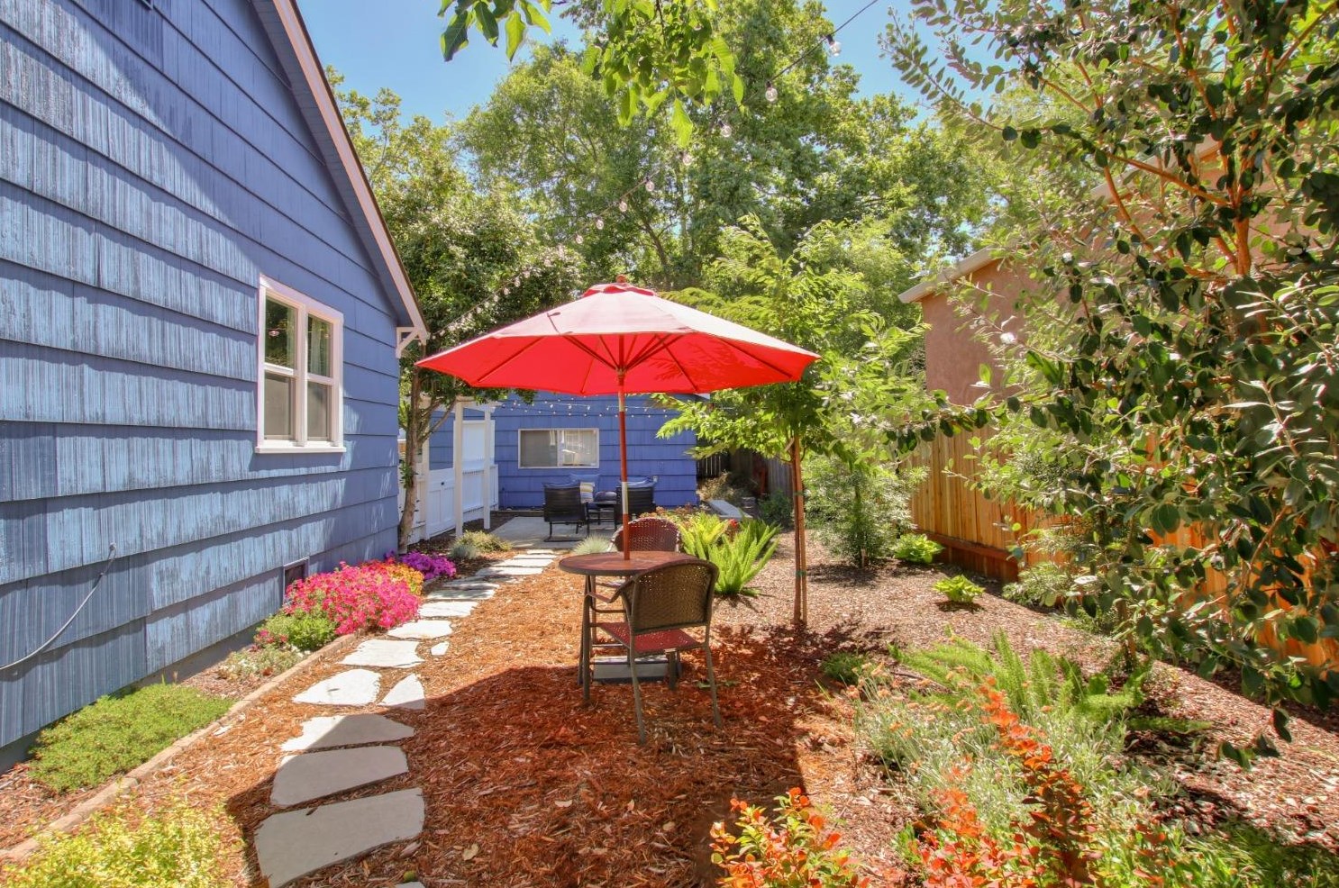 4316 55th St, Sacramento CA  95820-4149 exterior