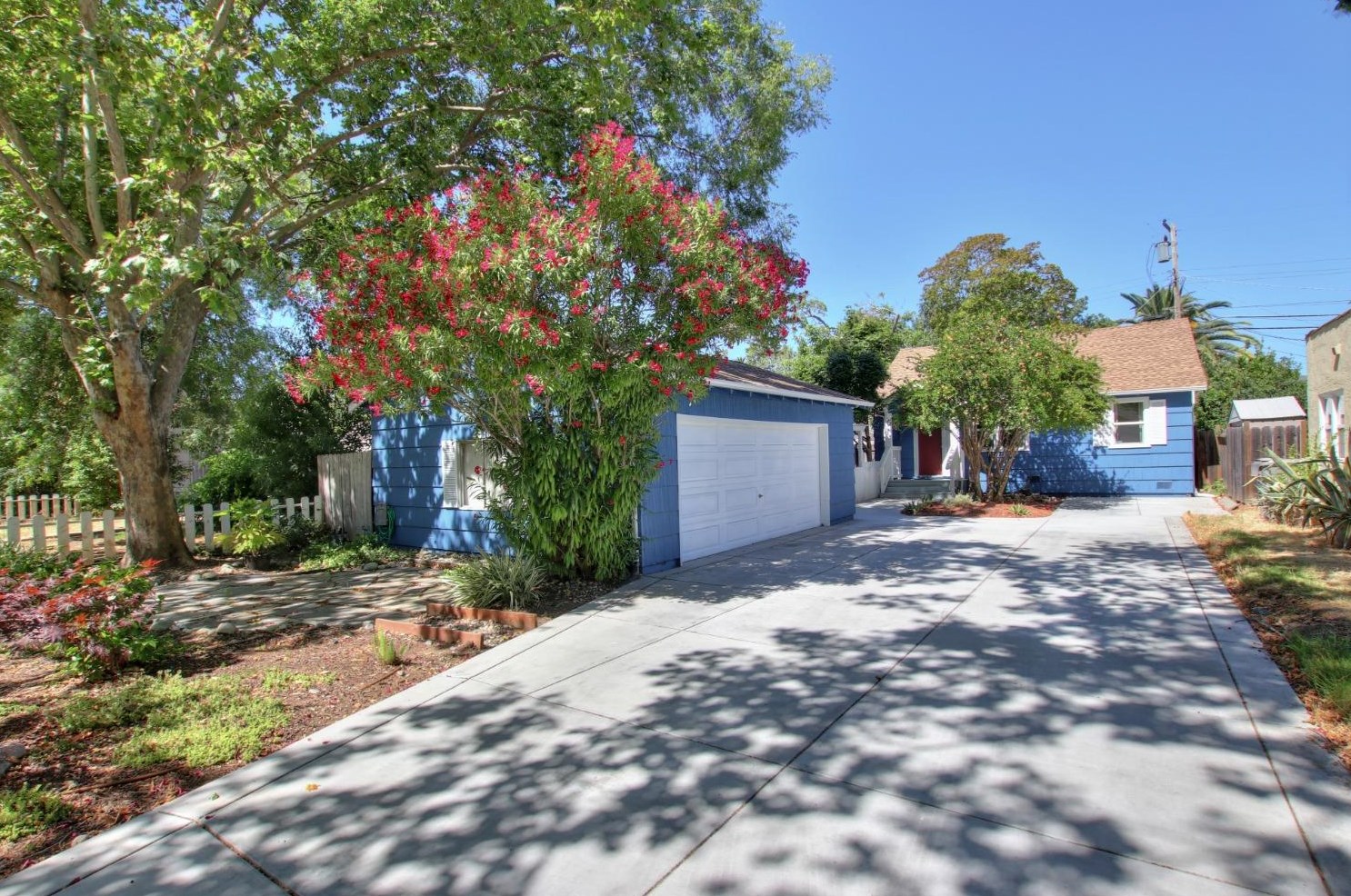 4316 55th St, Sacramento CA  95820-4149 exterior