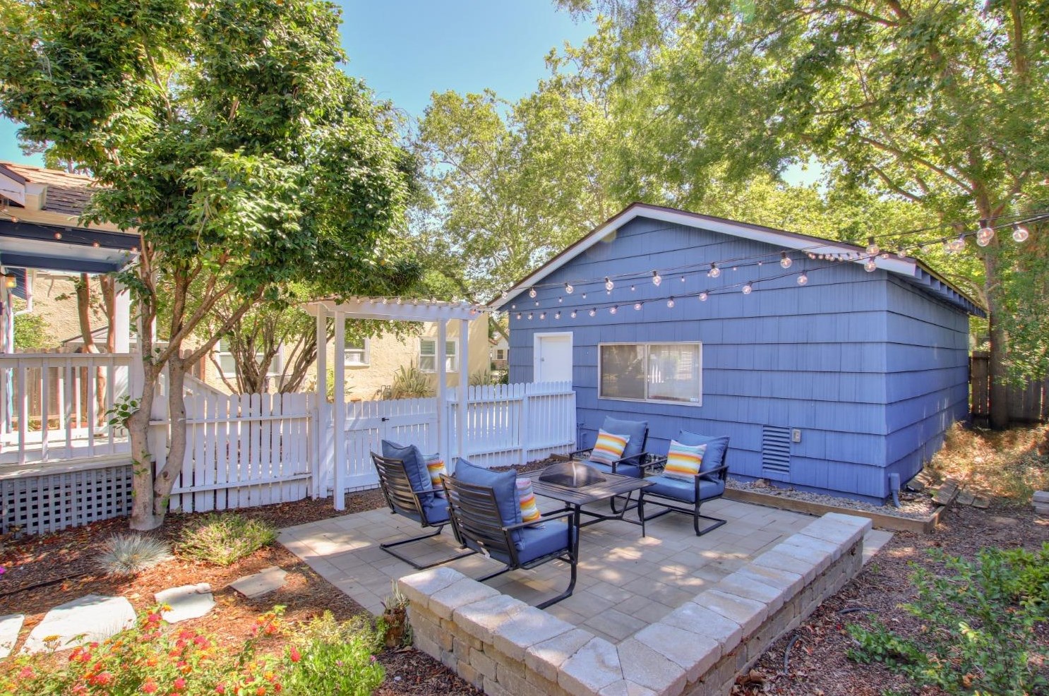 4316 55th St, Sacramento CA  95820-4149 exterior