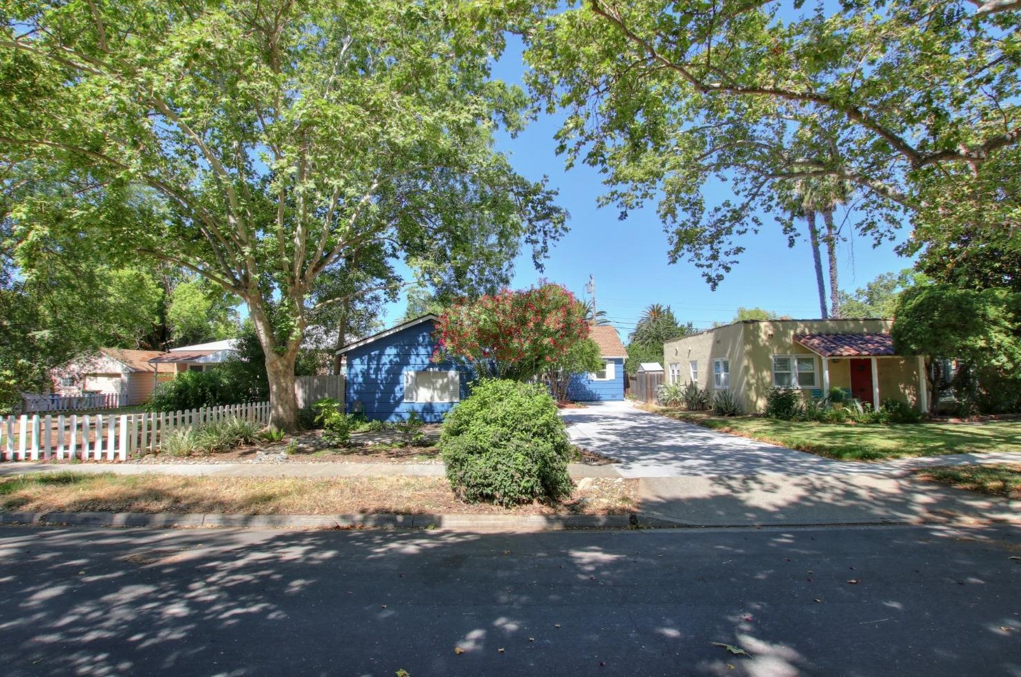 4316 55th St, Sacramento CA  95820-4149 exterior