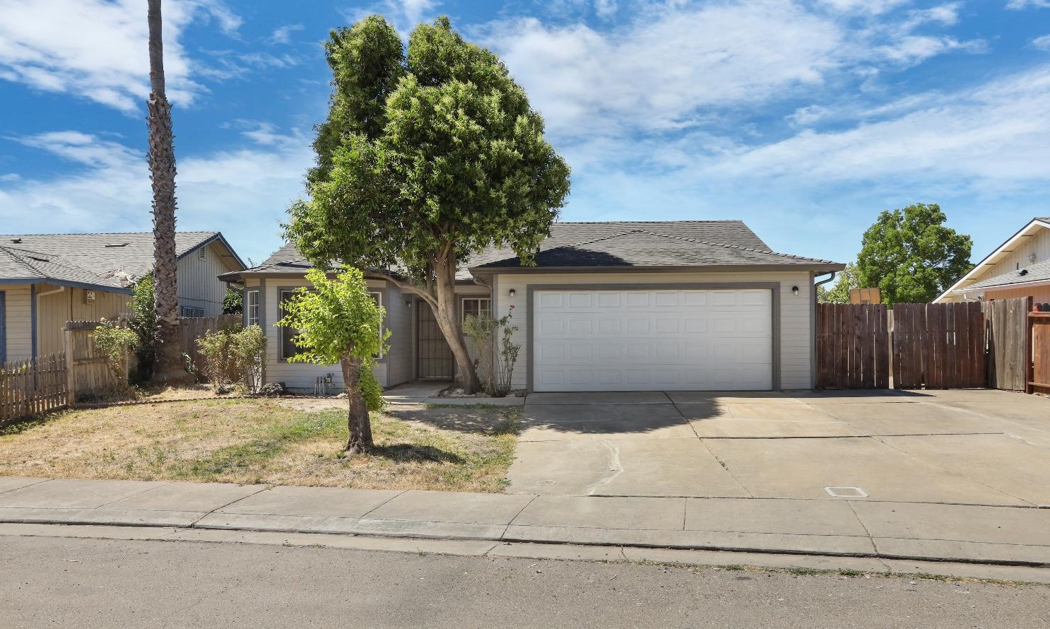 1415 Capitola Cir, Stockton, CA 95206-4892