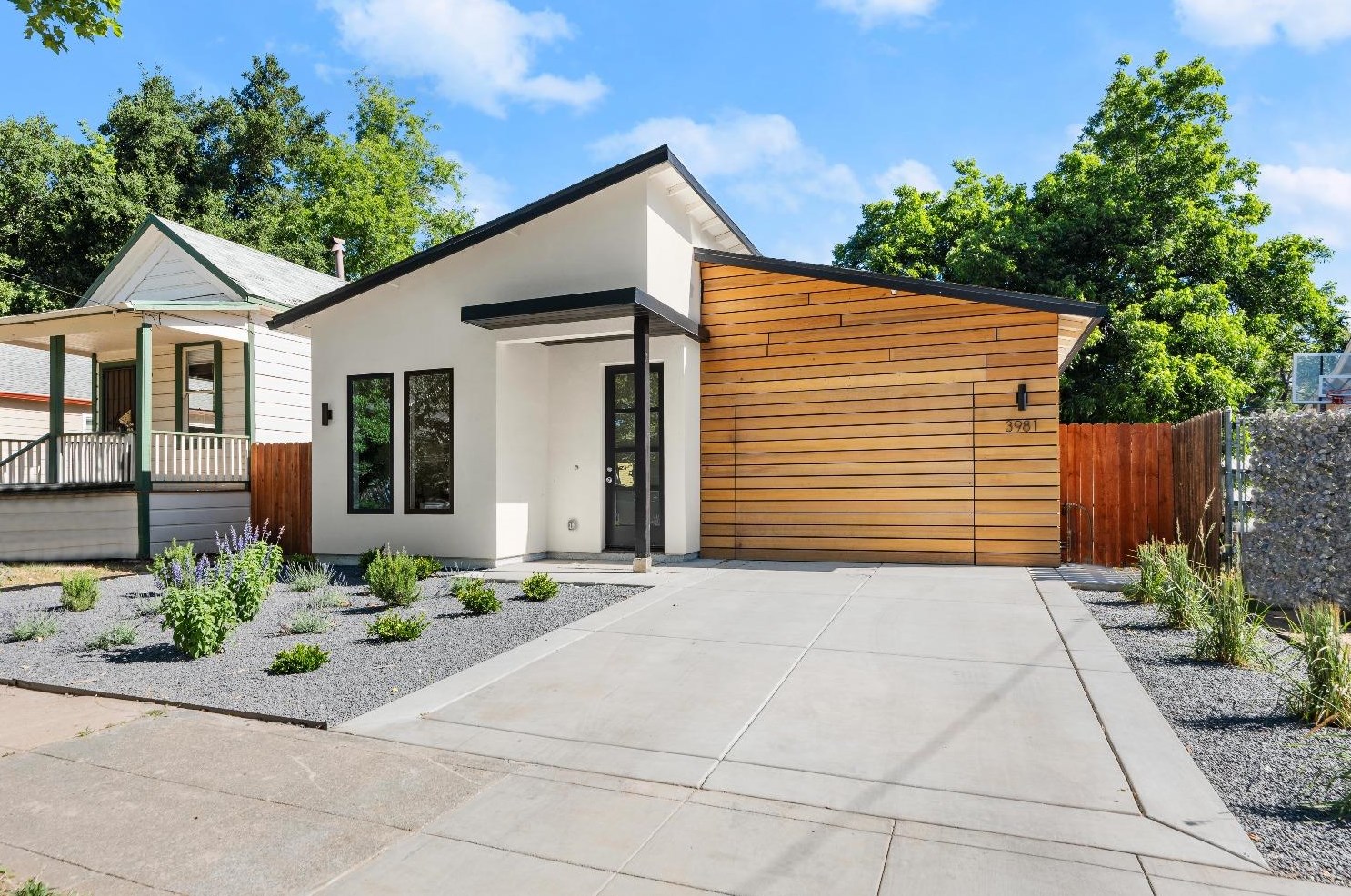 3981 3rd Ave, Sacramento, CA 95817-3007