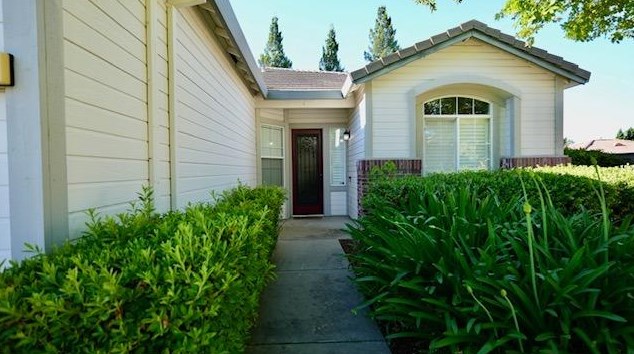 904 Thoreau Ct, Roseville, CA 95747-5817