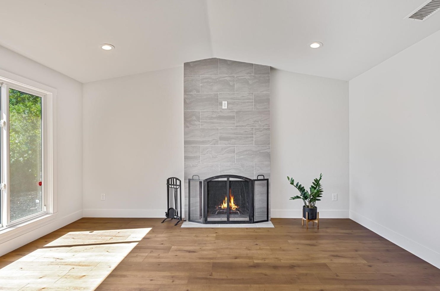 2185 Eden River Ct, Rancho Cordova, CA 95670-2807