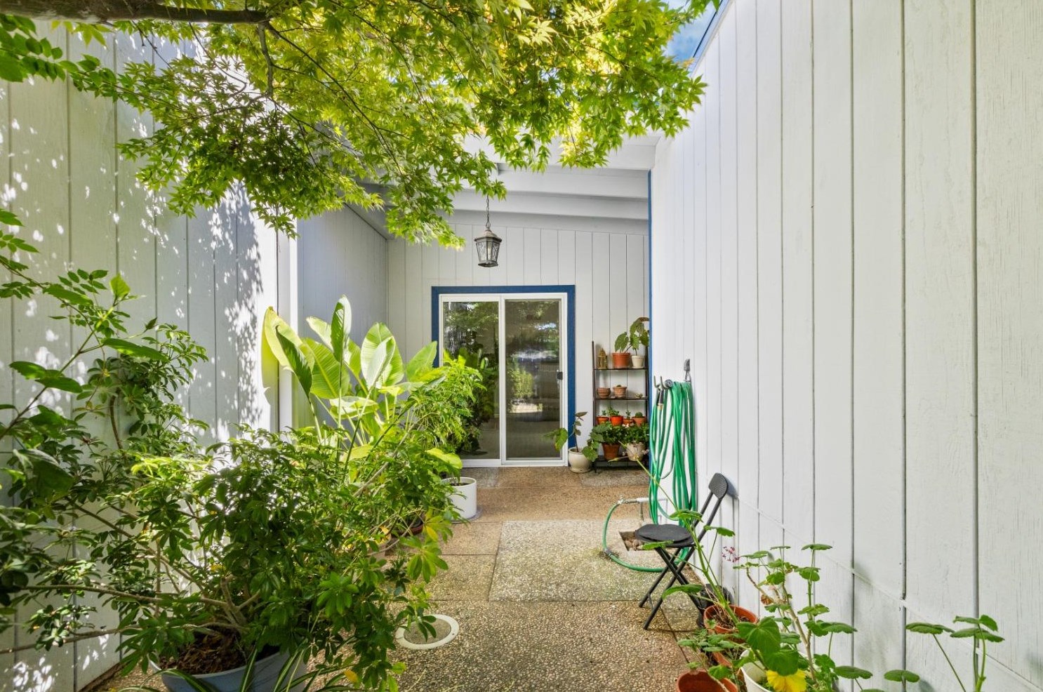 8725 Seckel Ct, Elk Grove, CA 95624-1813