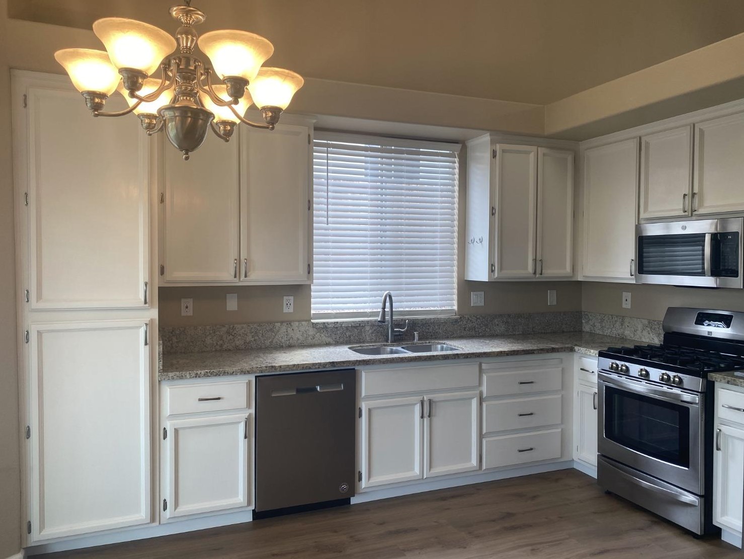 5638 Onyx Dr, Rocklin CA  95677-4740 exterior