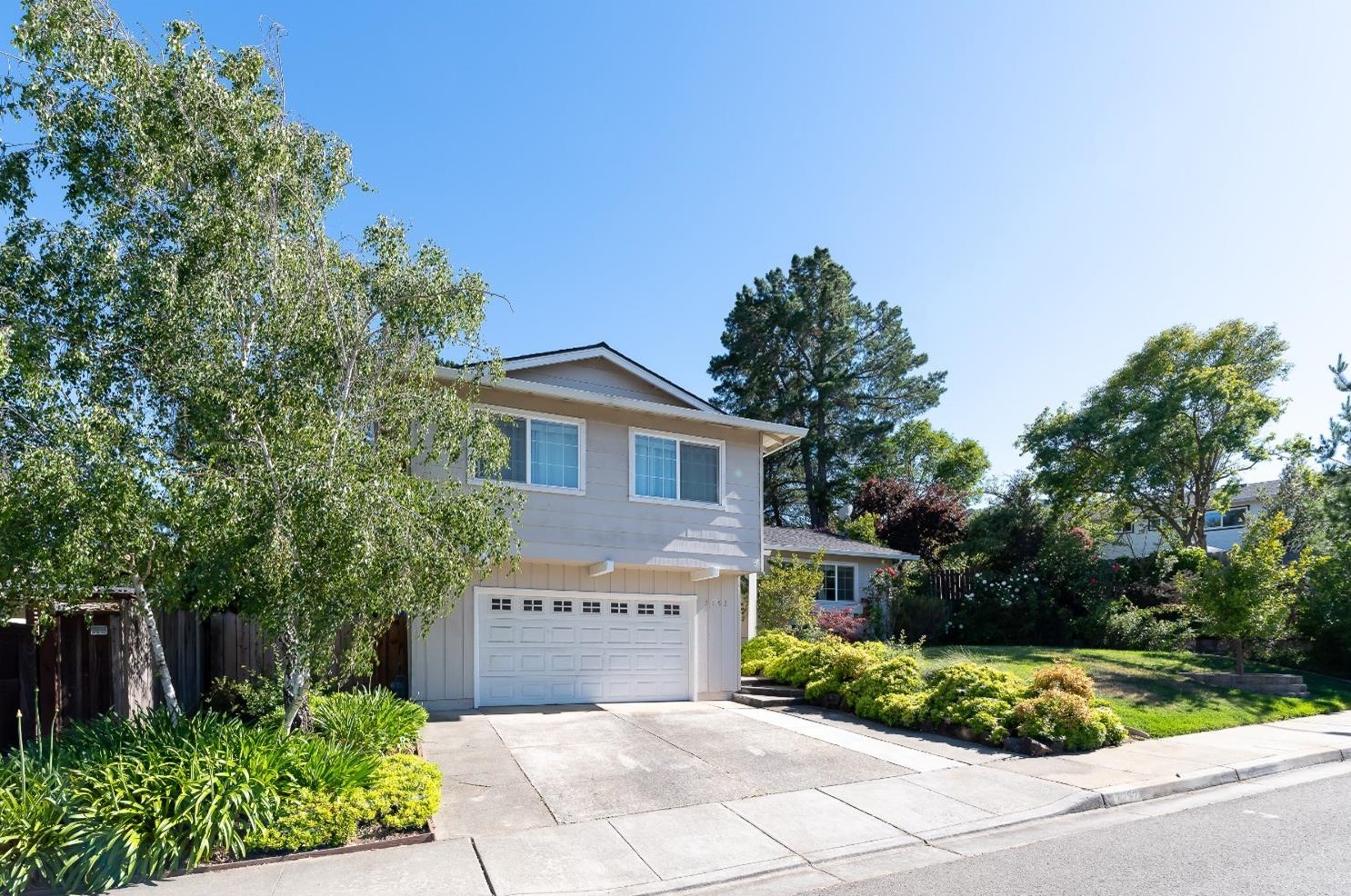 7752 Desertwood Ln, Pleasanton, CA 94588-4327