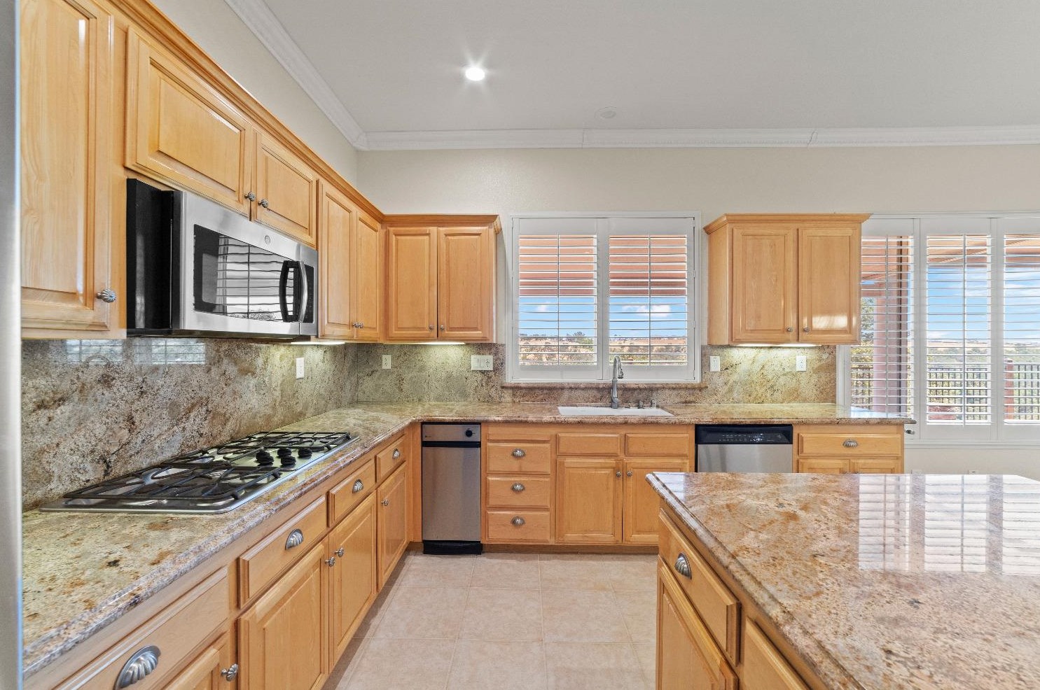 4151 Tahoe Vista Dr, Rocklin, CA 95765-5089