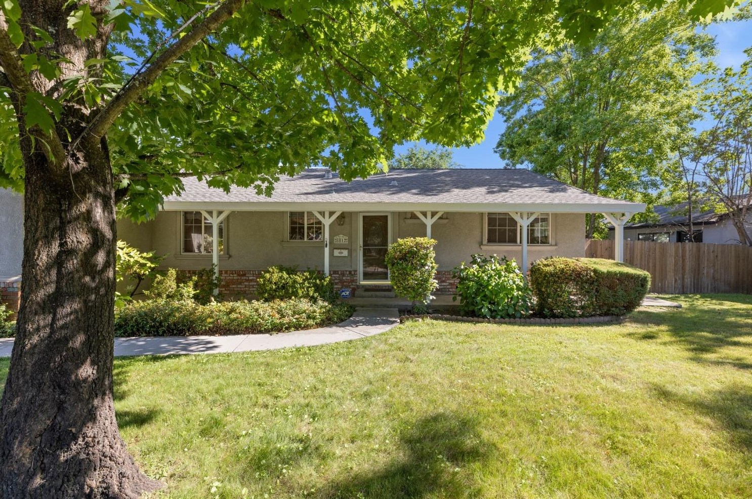8812 Piedra Way, Fair Oaks, CA 95628-3912