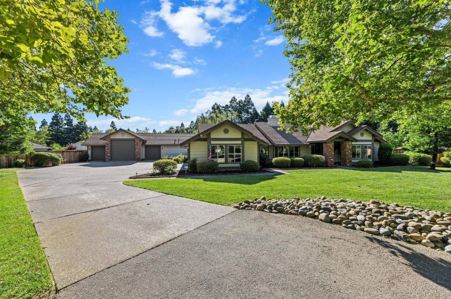 8370 Salerno Ct, Sacramento, CA 95829-6516