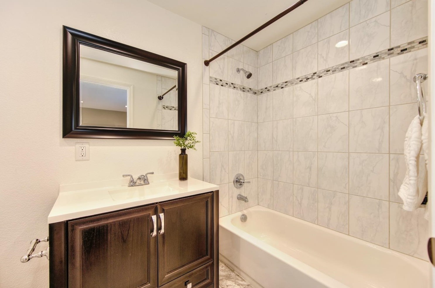 128 Birch St, Roseville CA  95678-2576 exterior