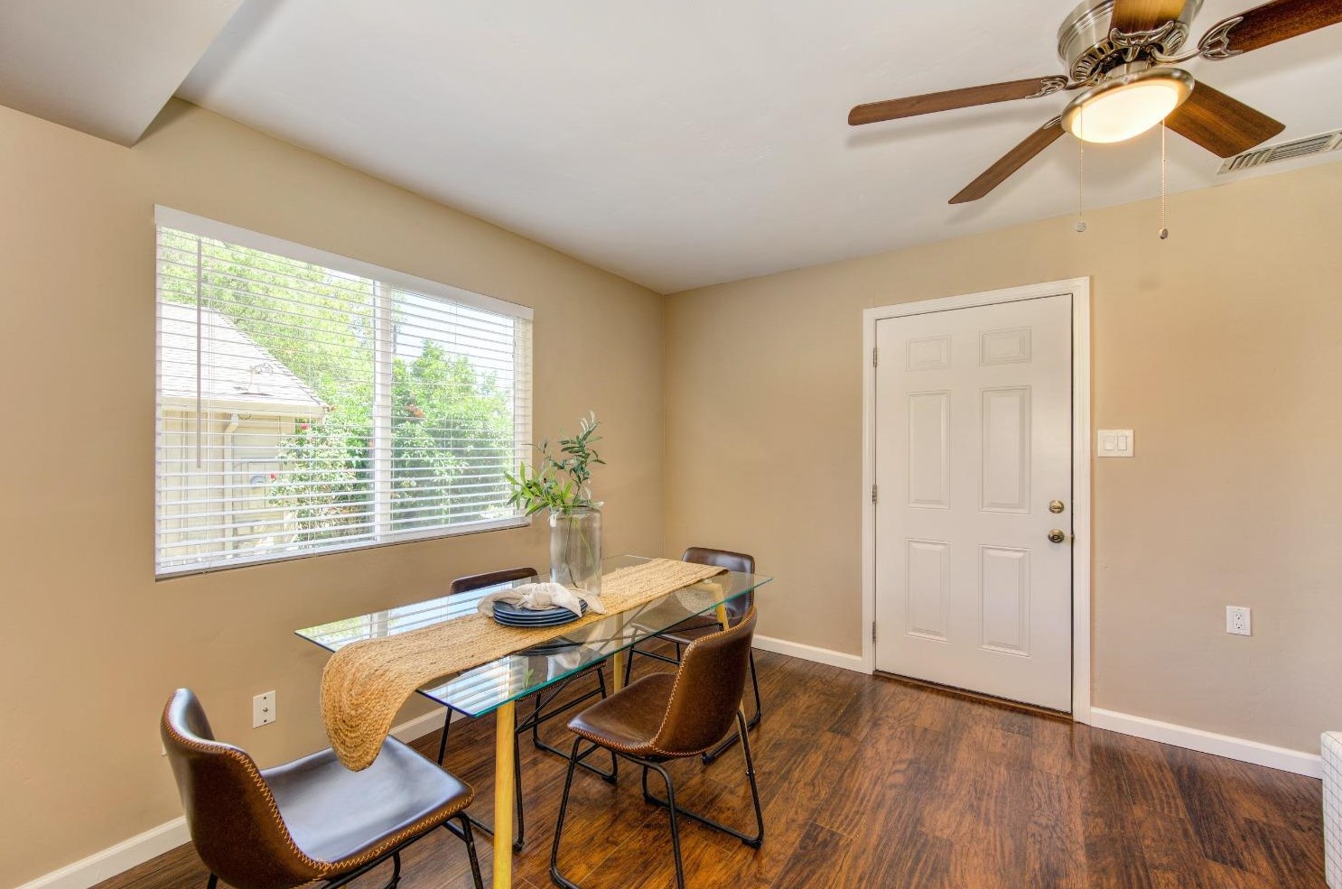 128 Birch St, Roseville CA  95678-2576 exterior