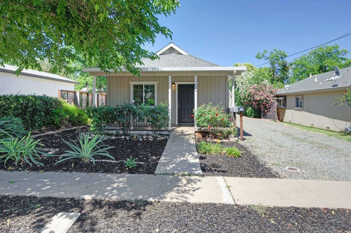 128 Birch St, Roseville CA  95678-2576 exterior