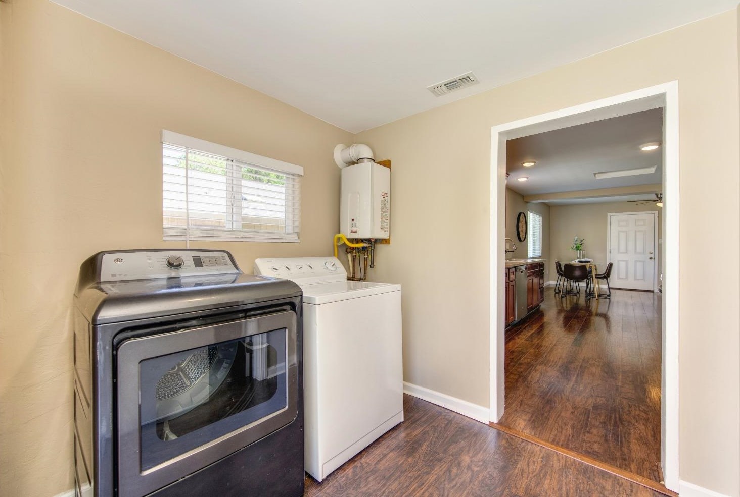 128 Birch St, Roseville CA  95678-2576 exterior