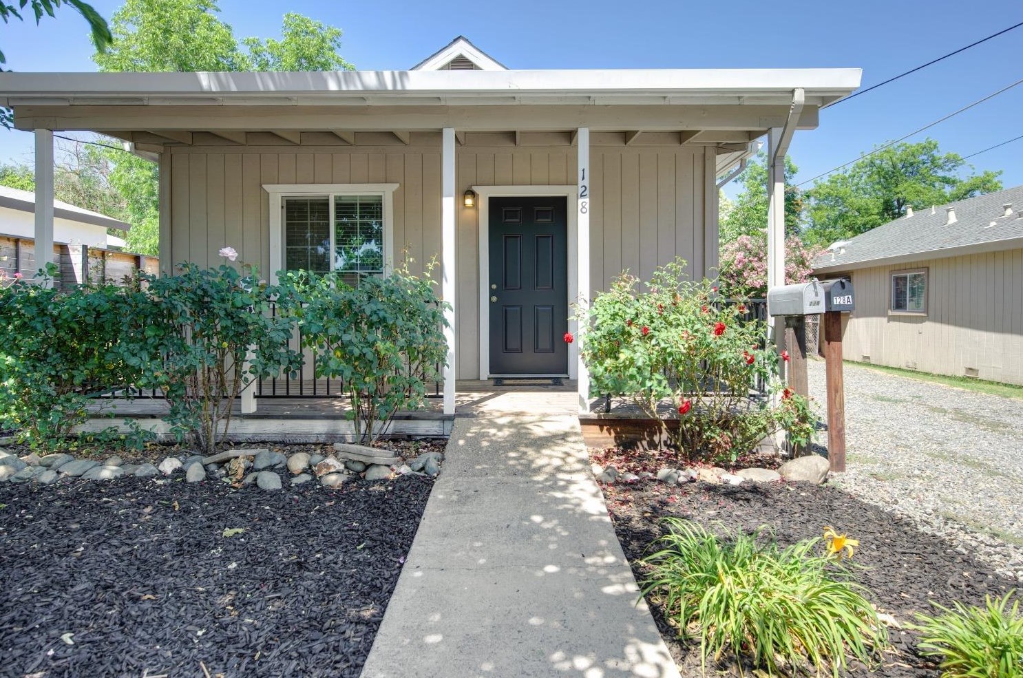 128 Birch St, Roseville CA  95678-2576 exterior