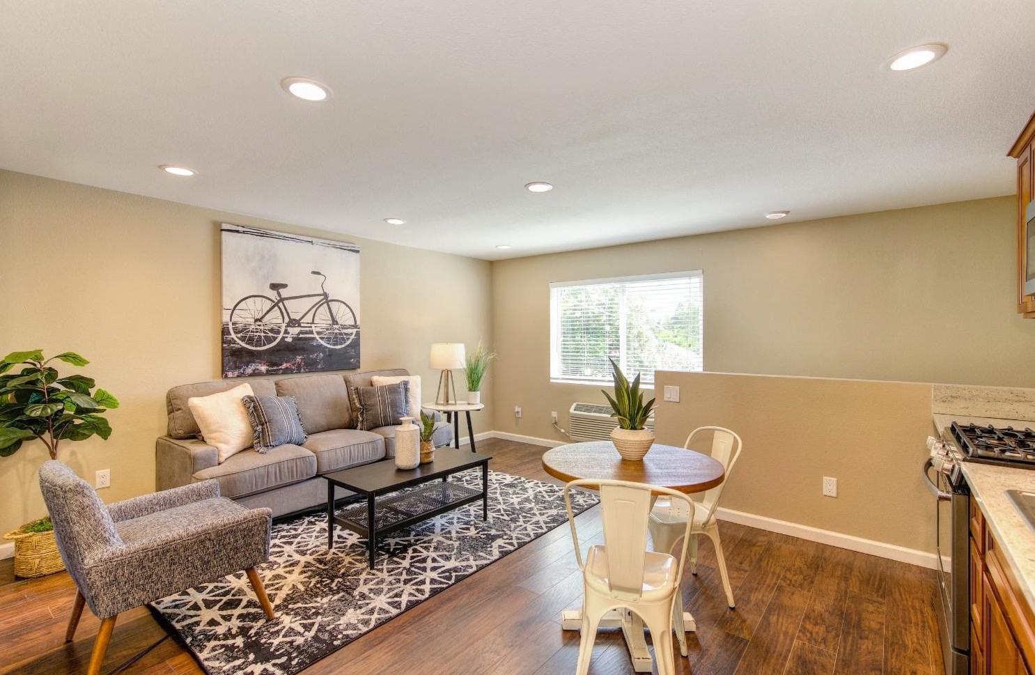 128 Birch St, Roseville CA  95678-2576 exterior