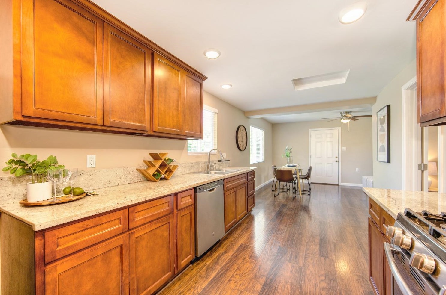 128 Birch St, Roseville CA  95678-2576 exterior