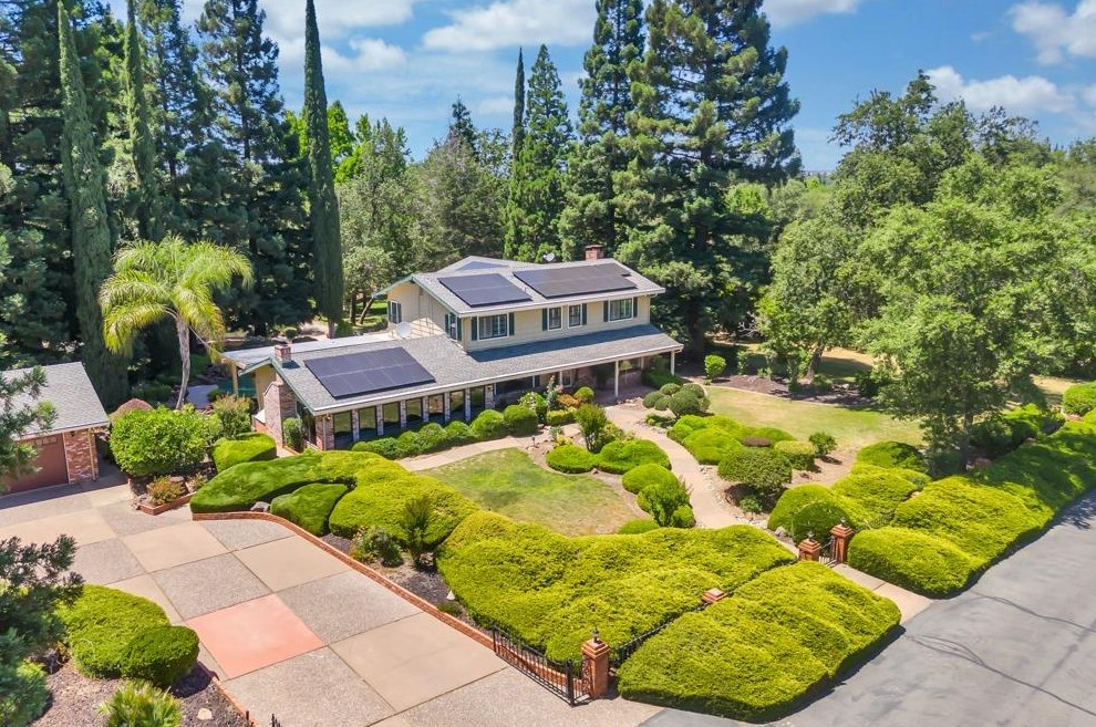 8844 Fargo Ln, Roseville CA  95746-9671 exterior