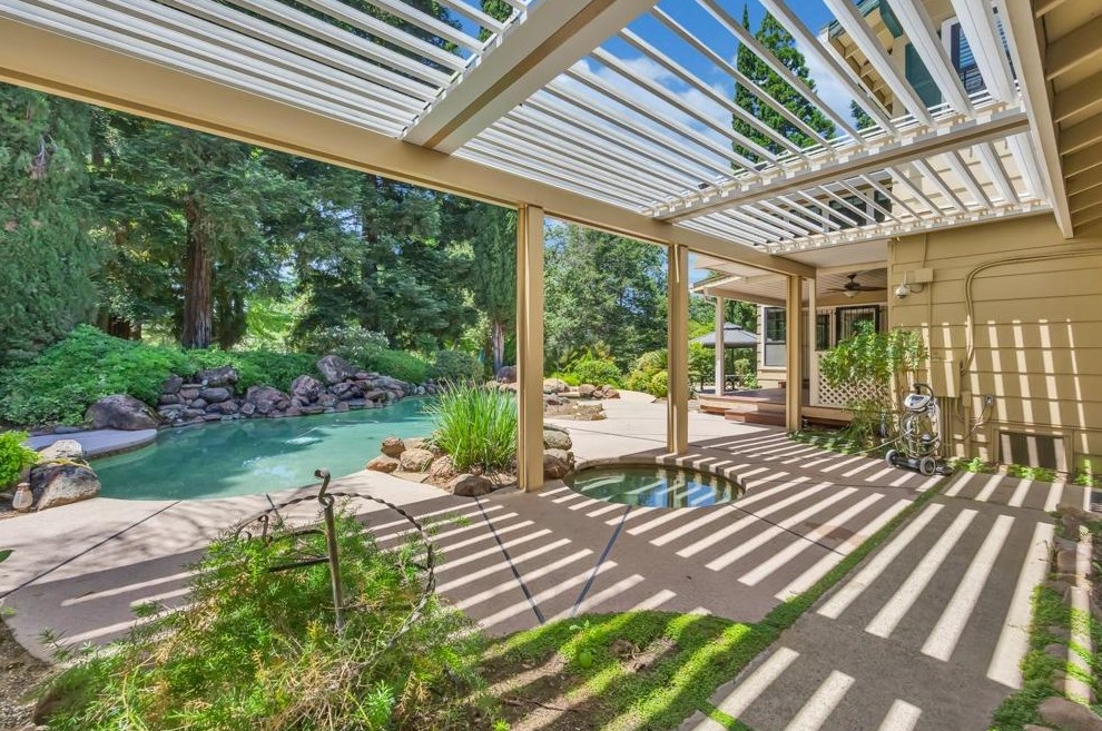 8844 Fargo Ln, Roseville CA  95746-9671 exterior