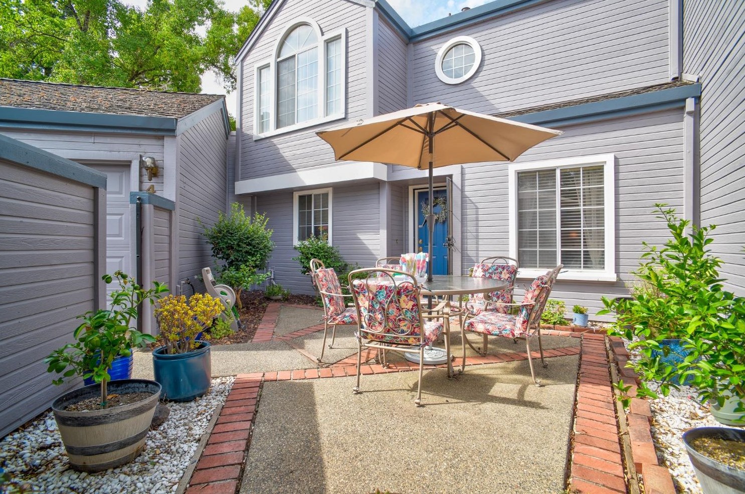 4003 Alex Ln, Carmichael, CA 95608