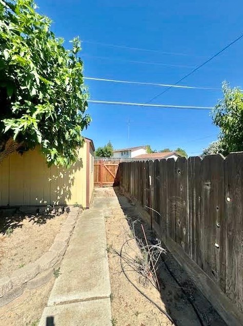535 East Ave, Livingston CA  95334-1820 exterior