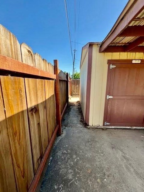 535 East Ave, Livingston CA  95334-1820 exterior