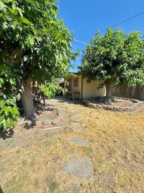 535 East Ave, Livingston CA  95334-1820 exterior