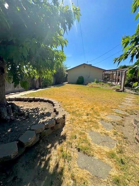 535 East Ave, Livingston CA  95334-1820 exterior