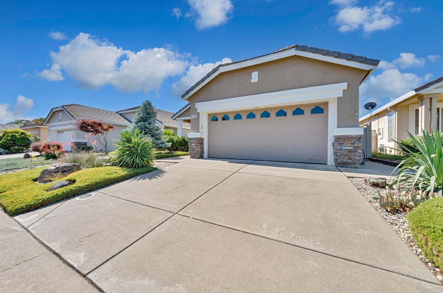 5925 Gold Nugget Way, Roseville, CA 95747-8704
