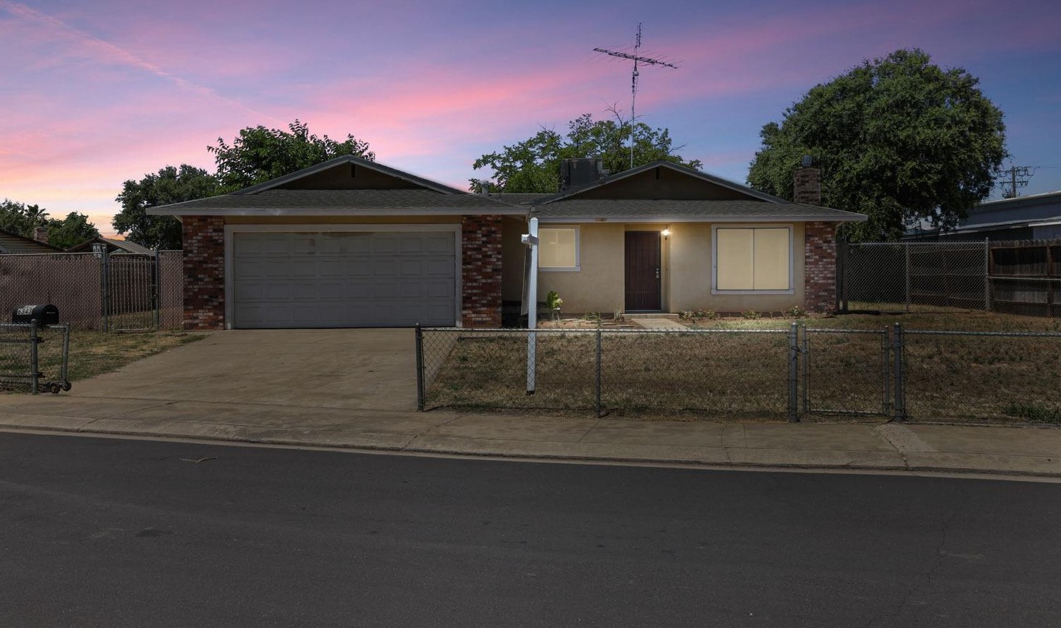 6343 Tina Ln, Riverbank, CA 95367-3029