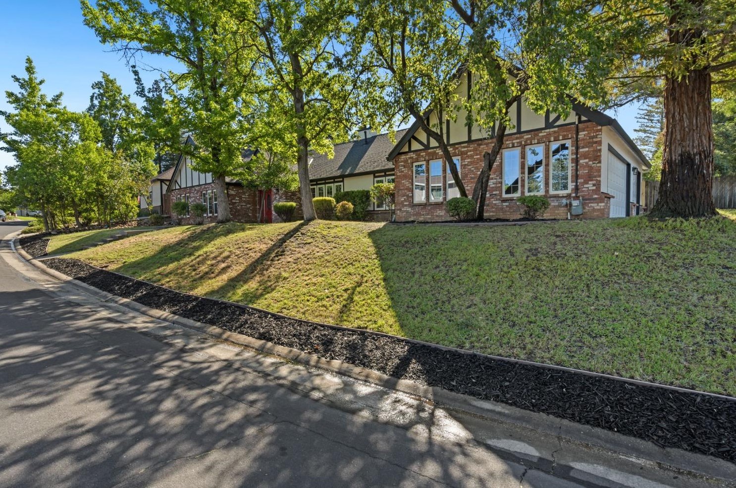 100 Little Ct, Folsom, CA 95630-2054