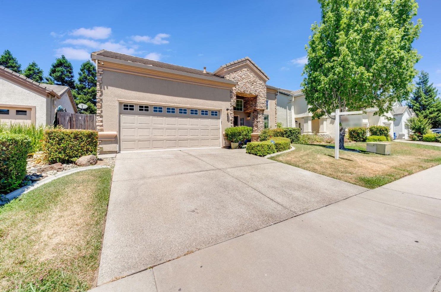 8537 Lupin Ct, Elk Grove, CA 95624-4214