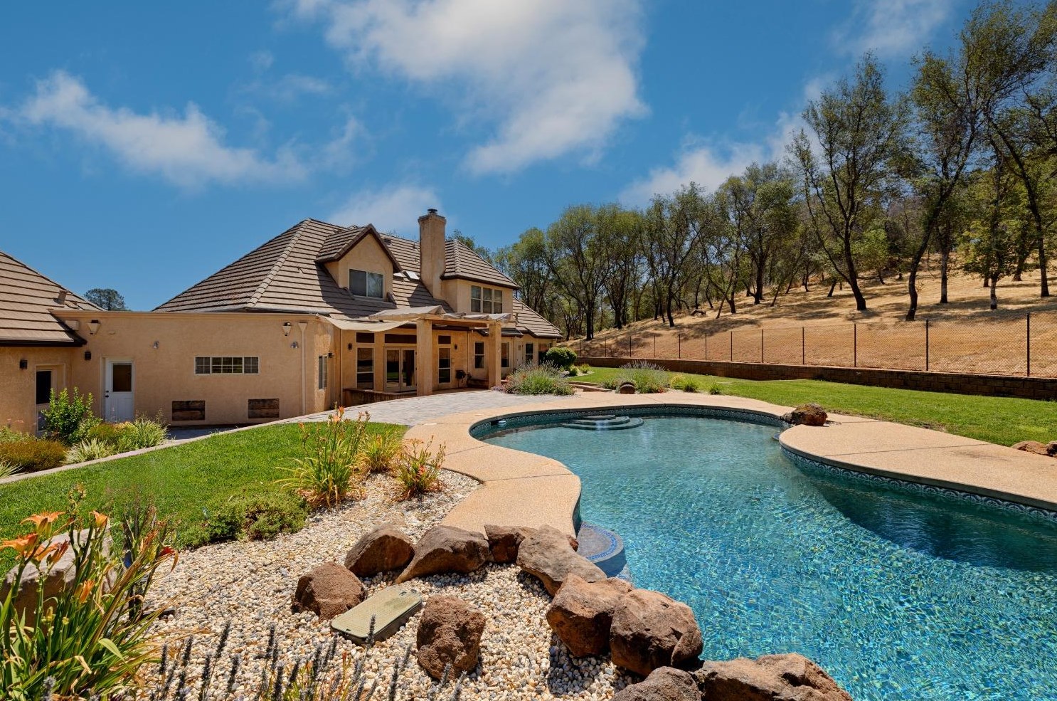 6880 Schindler Rd, Newcastle, CA 95658
