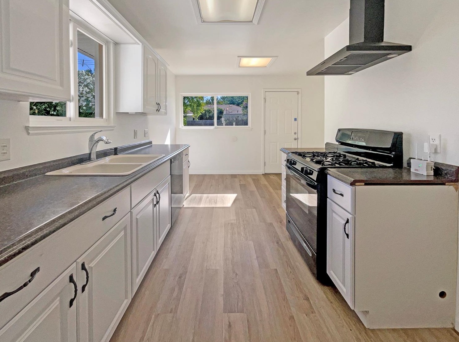 6320 Channing Dr, North Highlands, CA 95660