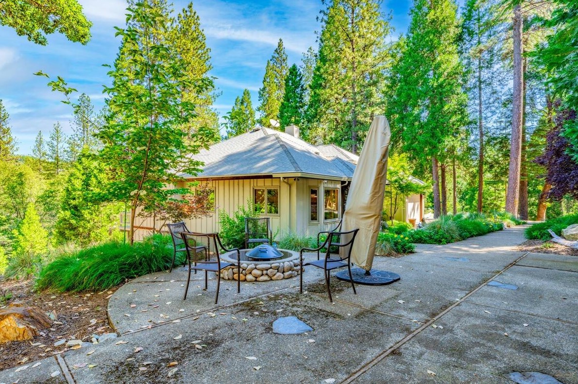 4340 Sierra Spg Dr, Pacific House CA  95726-9421 exterior