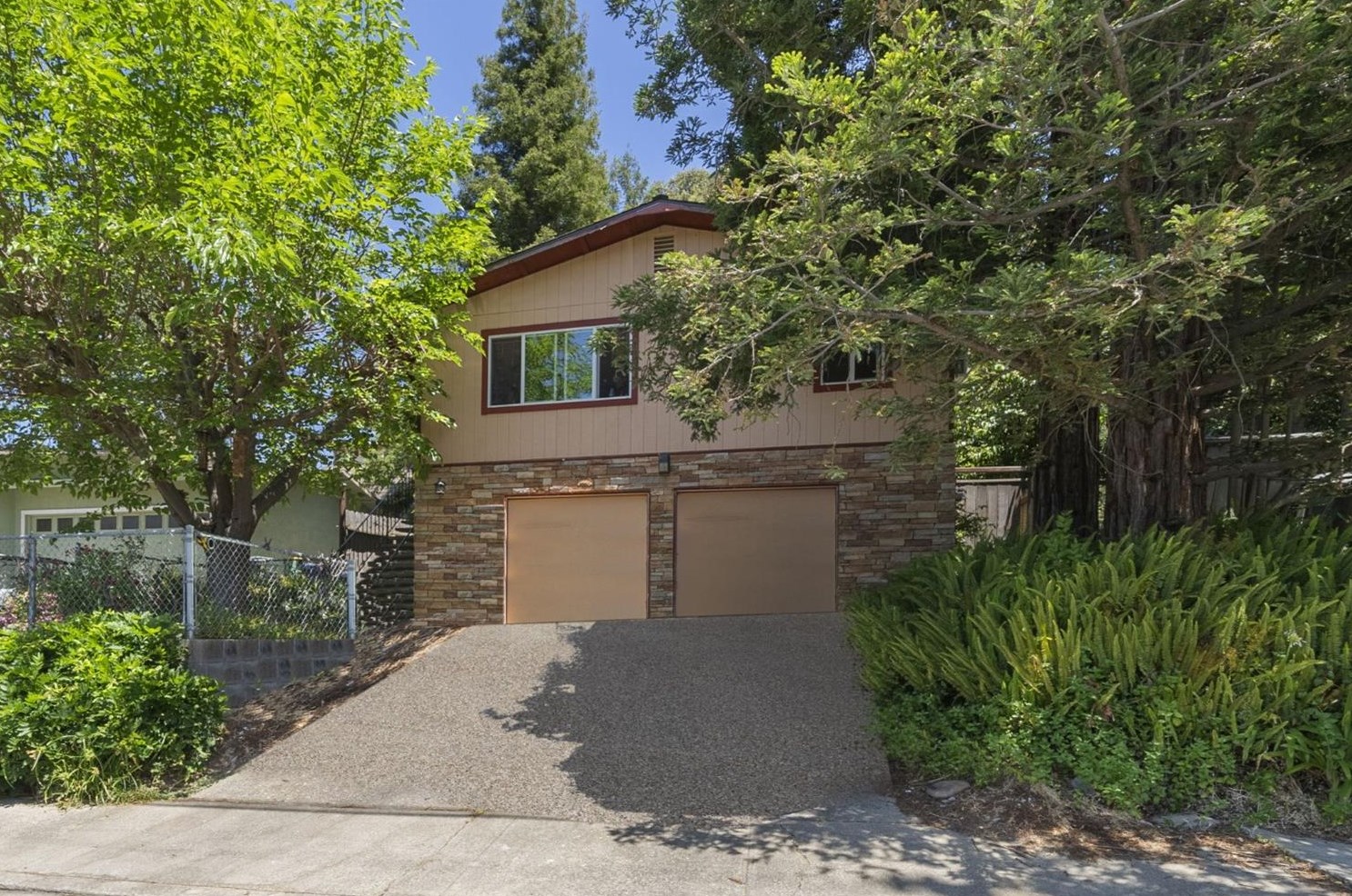 2125 Walnut St, Pacheco, CA 94553-2743