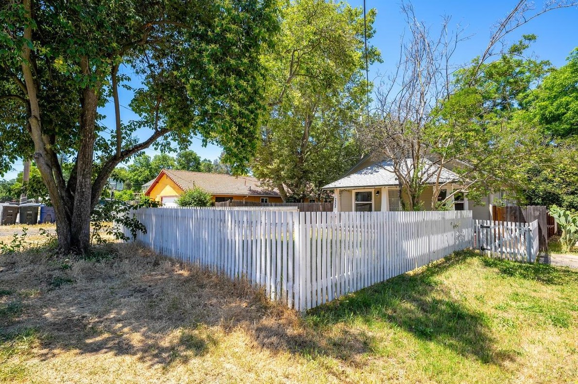 7305 Leonard Ave, Citrus Heights, CA 95610-2912