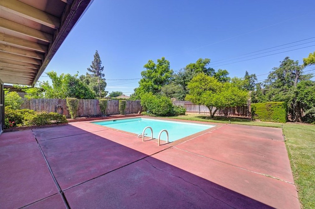 4943 Heatherdale Ln, Carmichael, CA 95608-3523
