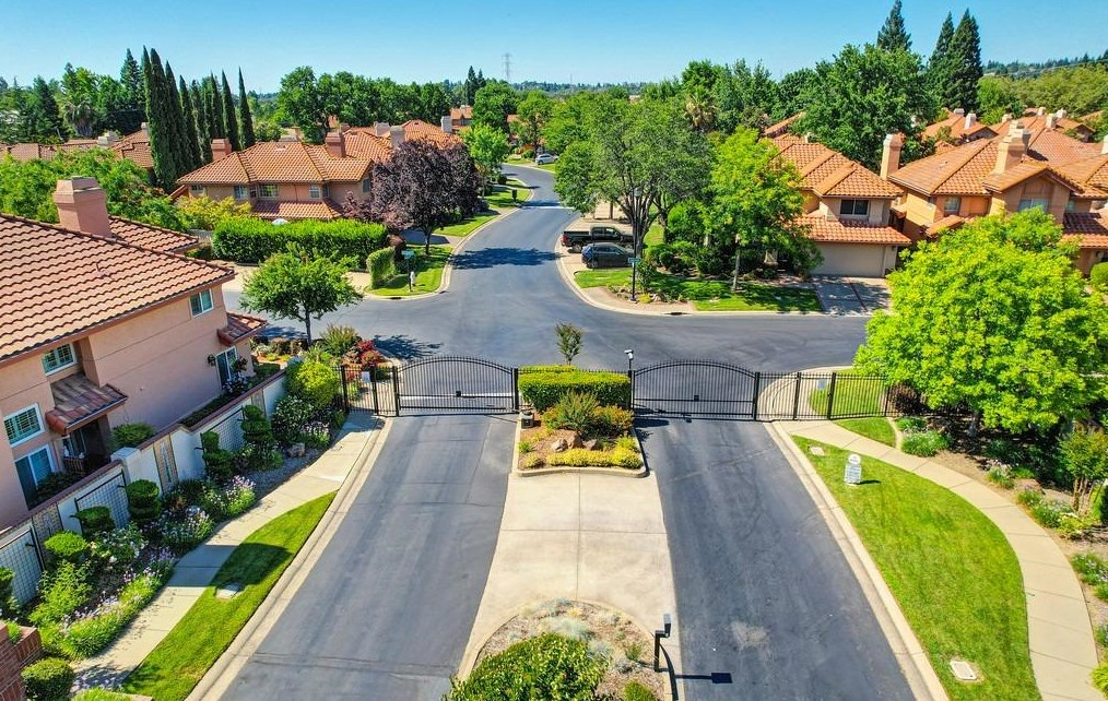 102 Lost Lake Ct, Folsom, CA 95630-7105