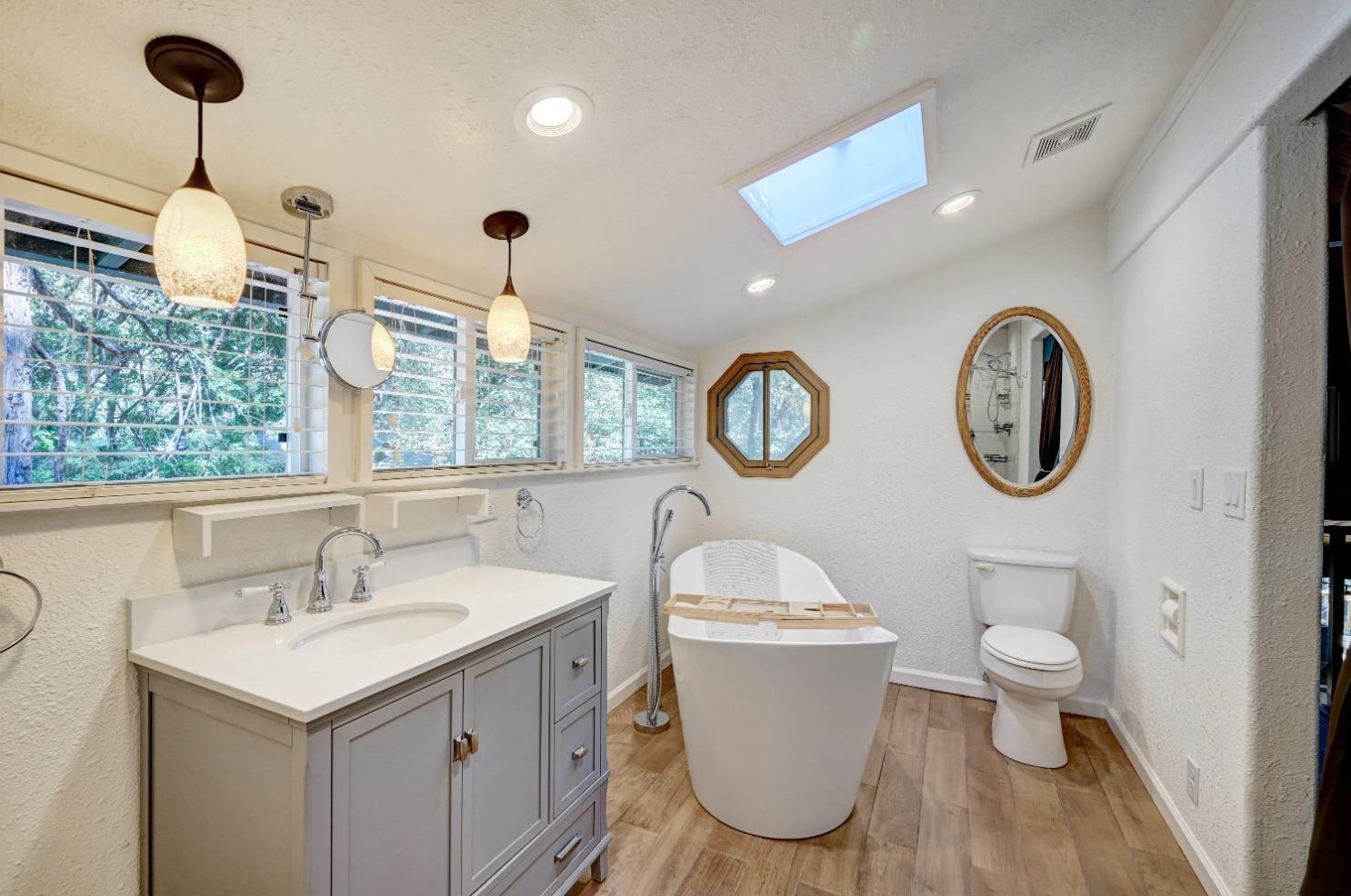 21802 Crystal Lake Dr, Sonora CA  95370-9113 exterior
