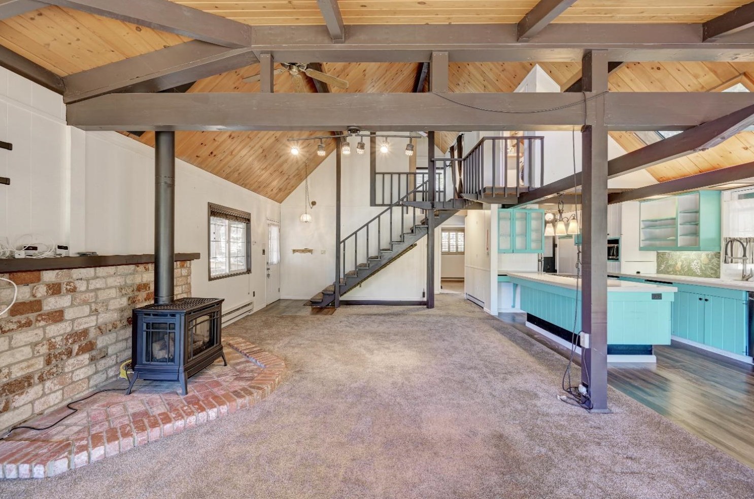 21802 Crystal Lake Dr, Sonora CA  95370-9113 exterior