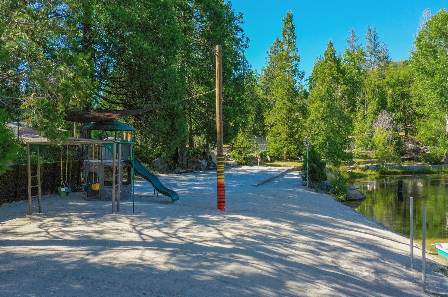 21802 Crystal Lake Dr, Sonora CA  95370-9113 exterior