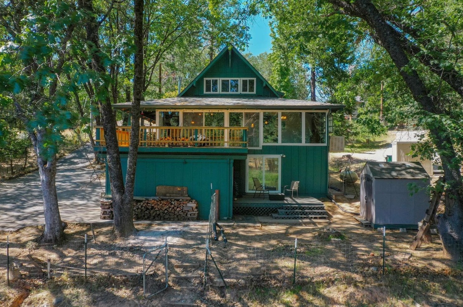 21802 Crystal Lake Dr, Sonora CA  95370-9113 exterior