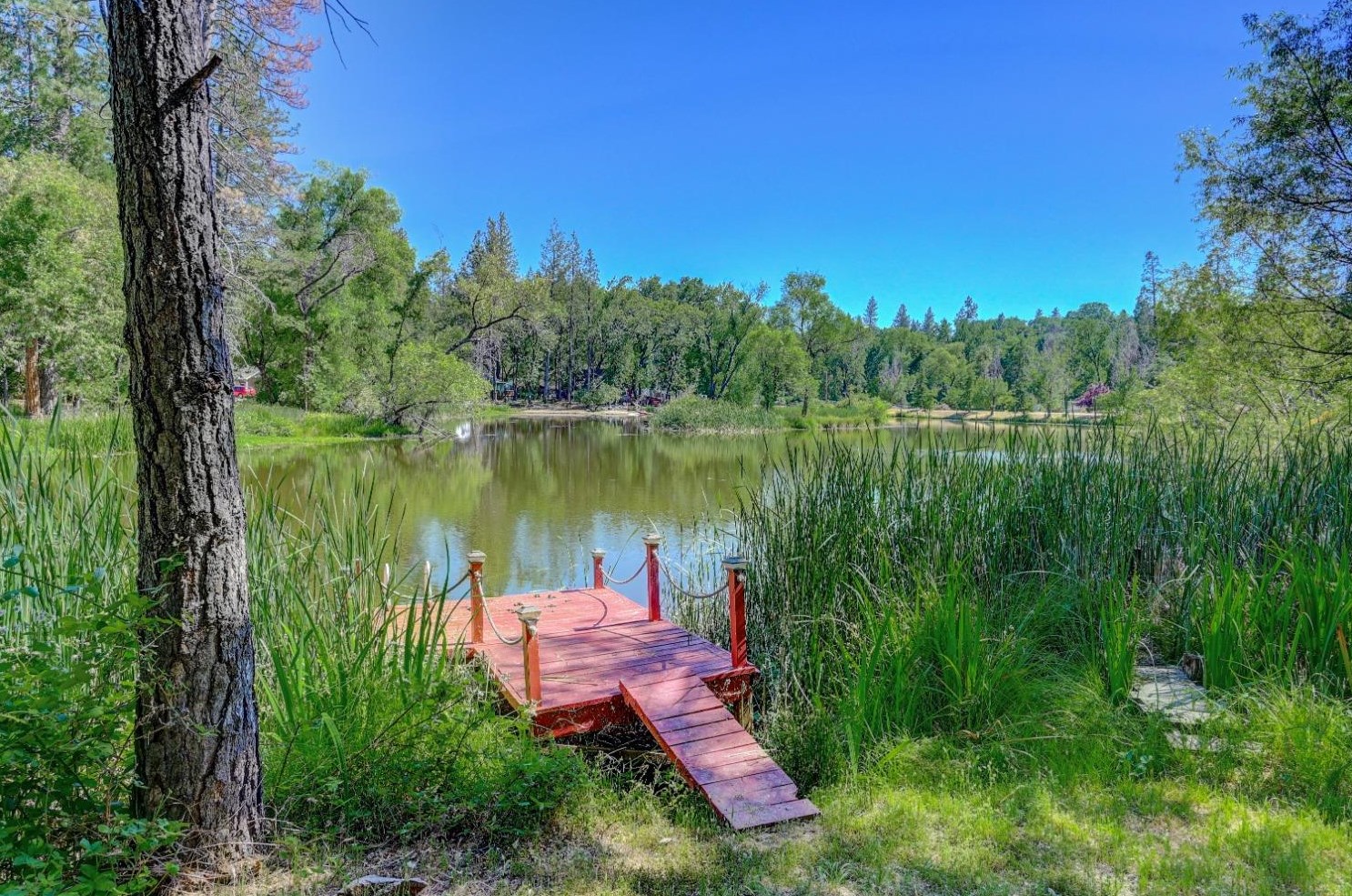 21802 Crystal Lake Dr, Sonora, CA 95370-7902