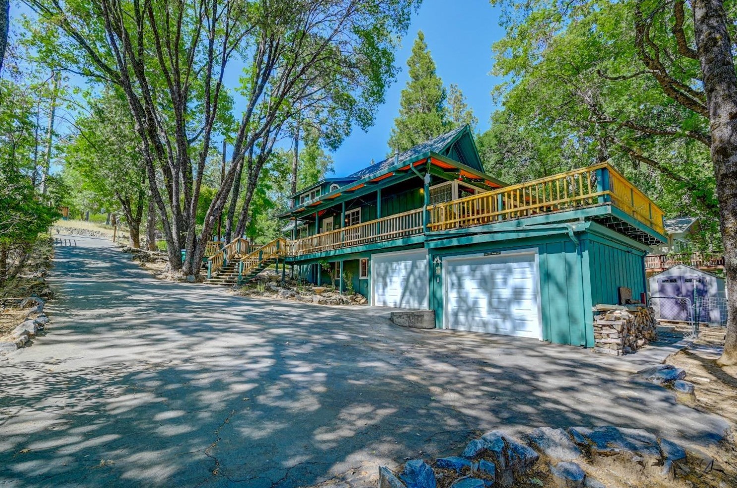 21802 Crystal Lake Dr, Sonora CA  95370-9113 exterior
