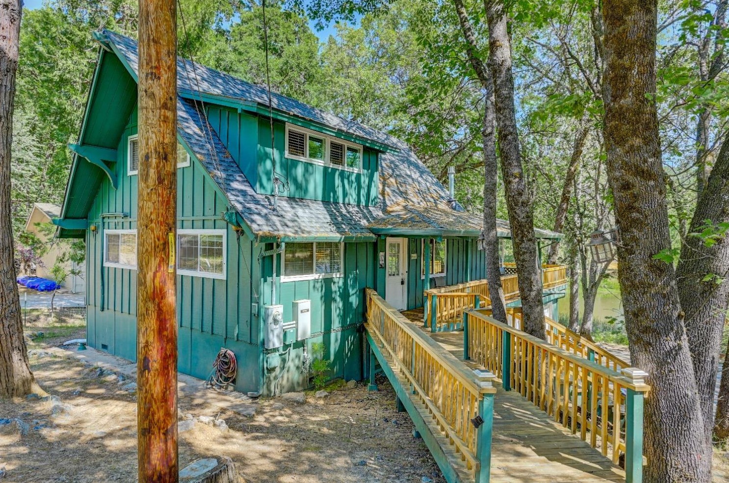 21802 Crystal Lake Dr, Sonora CA  95370-7902 exterior