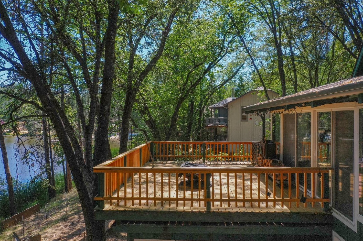 21802 Crystal Lake Dr, Sonora CA  95370-9113 exterior