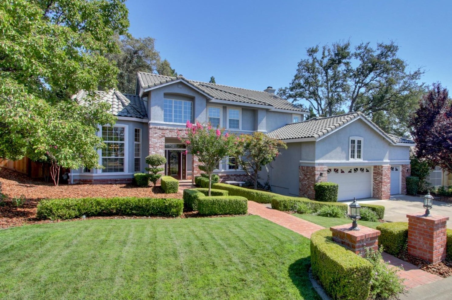1212 Manning Dr, Folsom, CA 95762